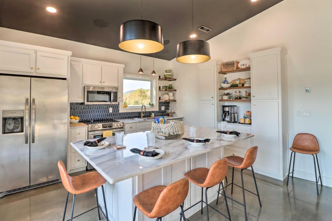 Modern Norfork House With Patio On White River! Eksteriør billede